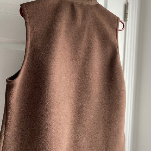 Gorgeous Fleece Vest, snugs under coat/wear alone - Picture 4 of 7